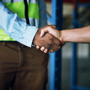 construction_contractor_closing_deal_with_business-owner
