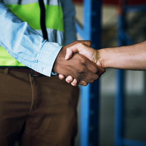 construction_contractor_closing_deal_with_business-owner
